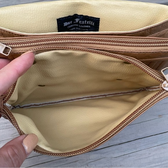 Due Fratelli tan cognac embossed leather crossbody bag purse - Picture 14 of 15